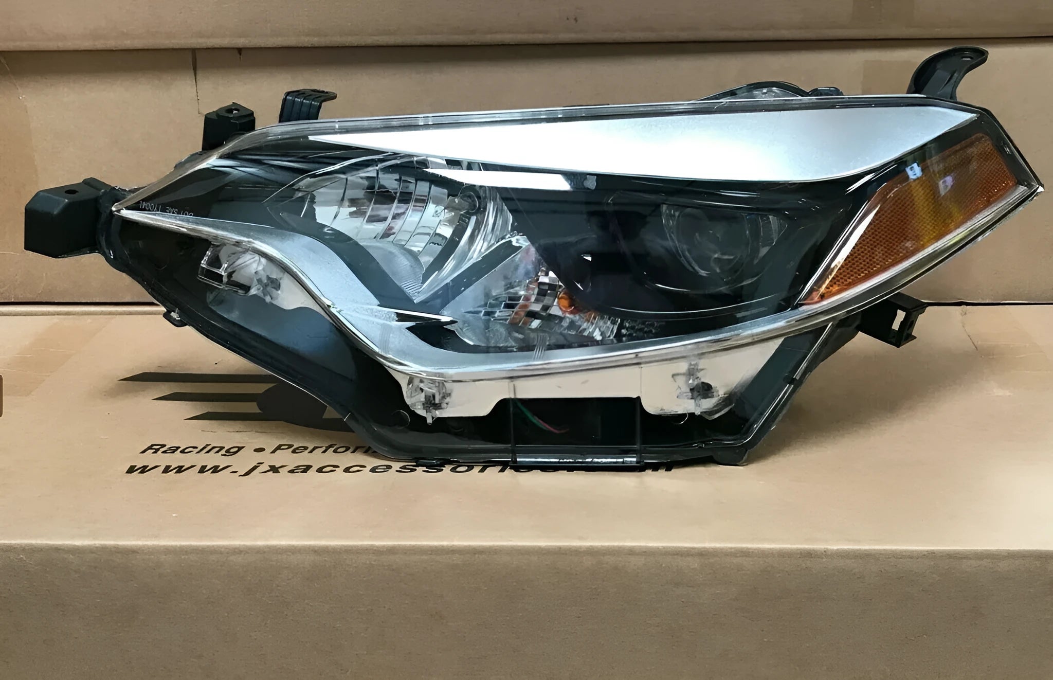 Toyota Corolla halogen headlight assembly for 2014-2015 models, passenger side 8111002E60 fitment