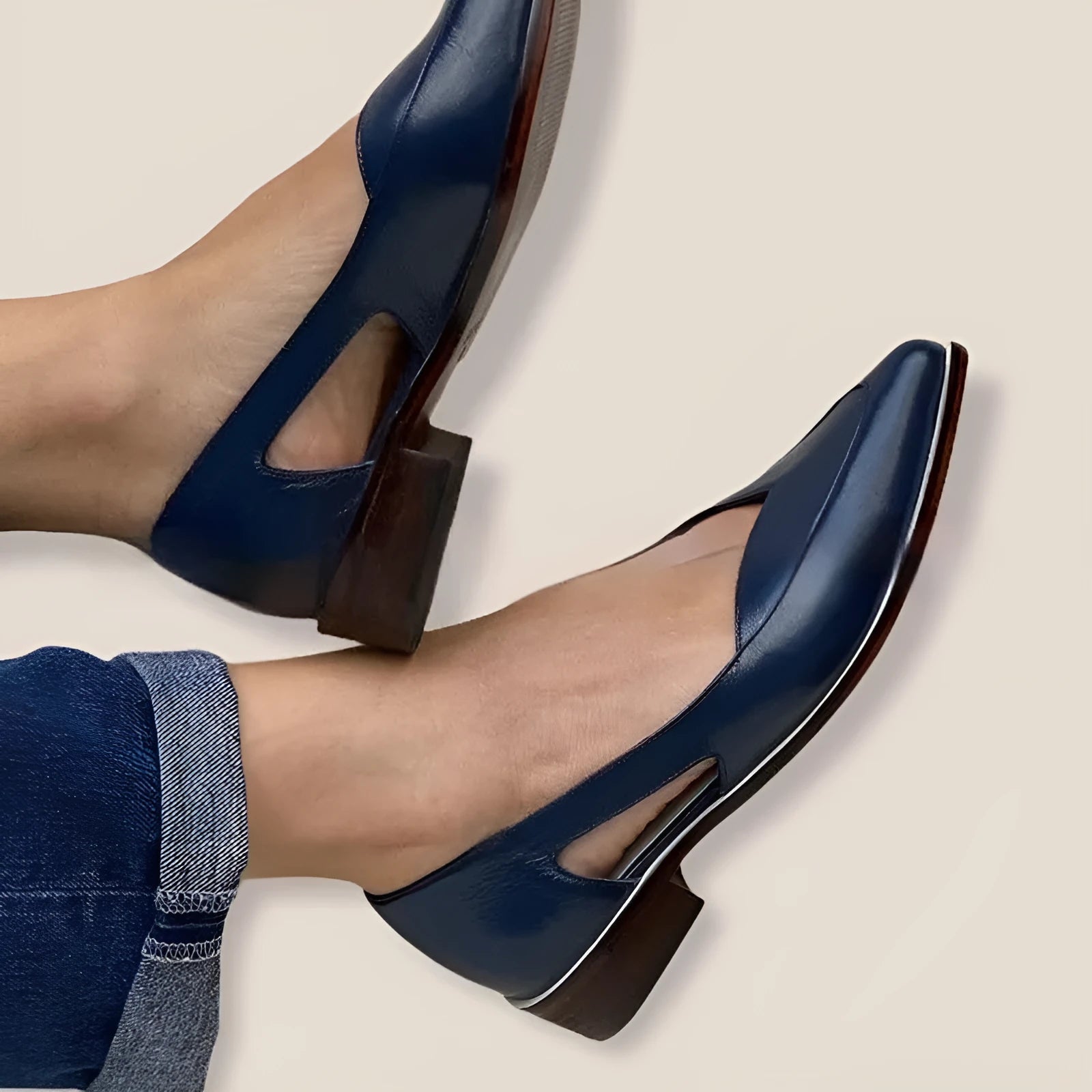 Women's casual shallow mouth side empty flats in solid colour artificial PU