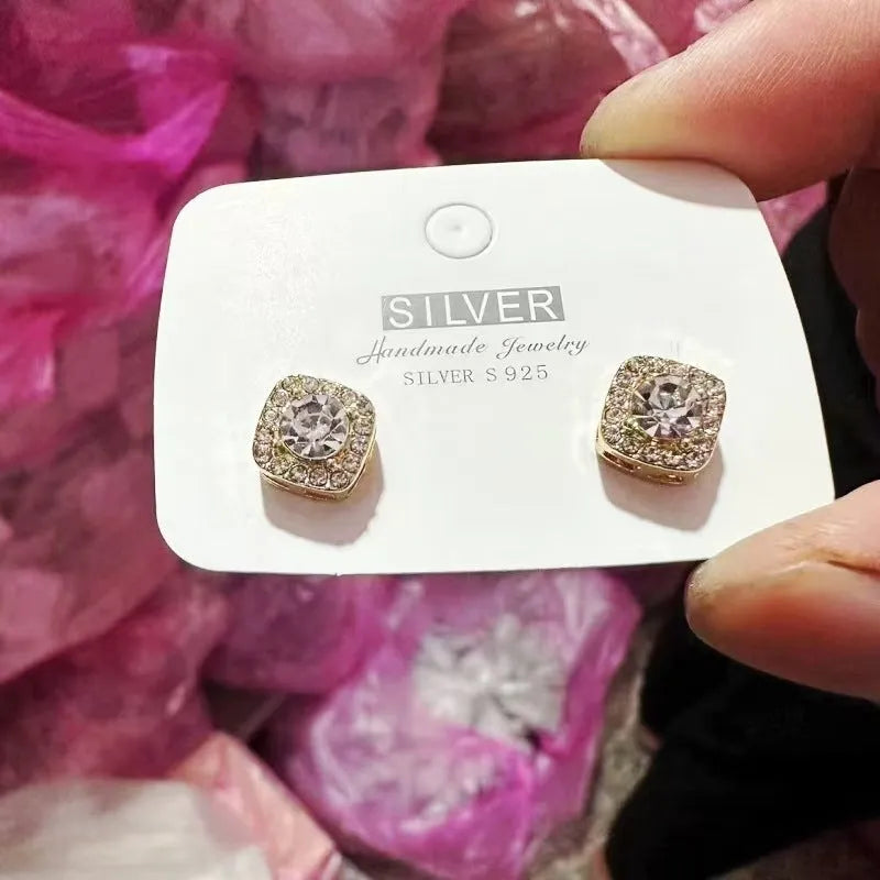 Square geometric women's earrings with diamond treatment in silver and gold alloy