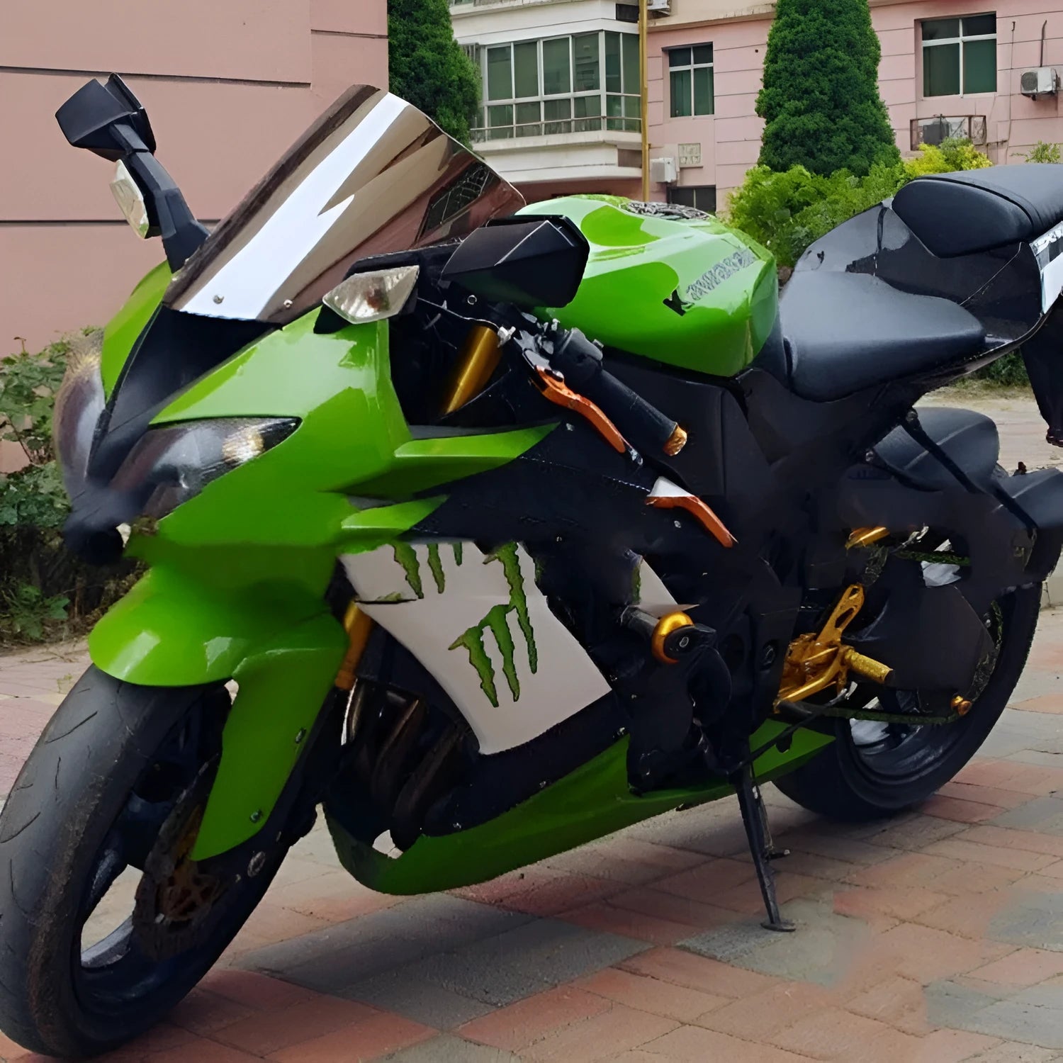 Kawasaki motorcycle replacement windscreen in blue or brown tint for ZX-6R and ZX-10R models
