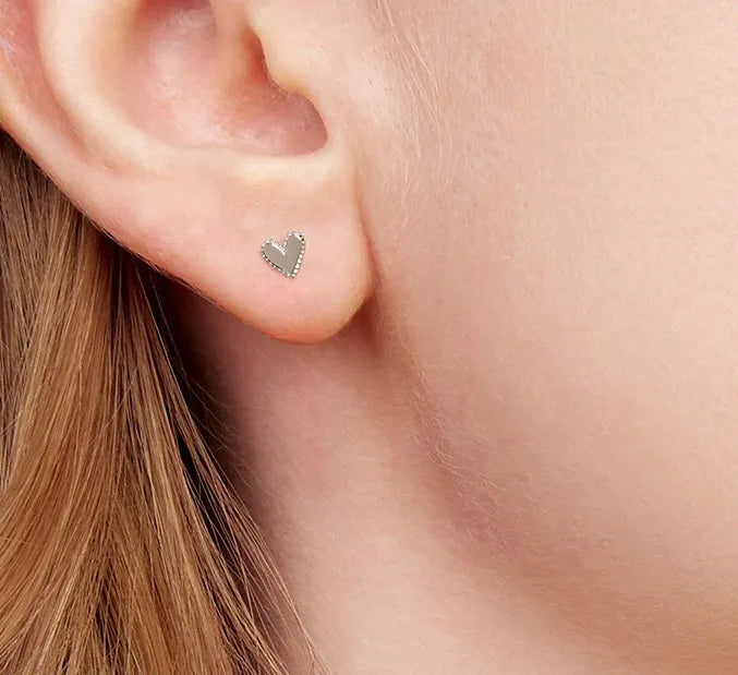 S925 sterling silver heart-shaped earrings for women electroplated silver love stud pair
