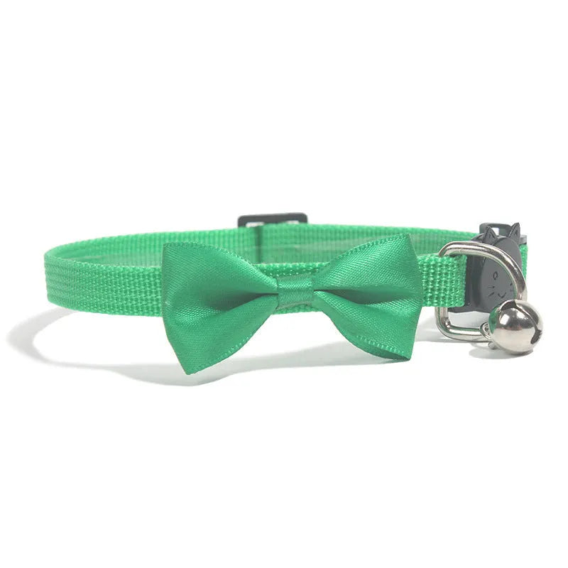 Multi-colour striped nylon bow collar for cats with bell decoration in adjustable design