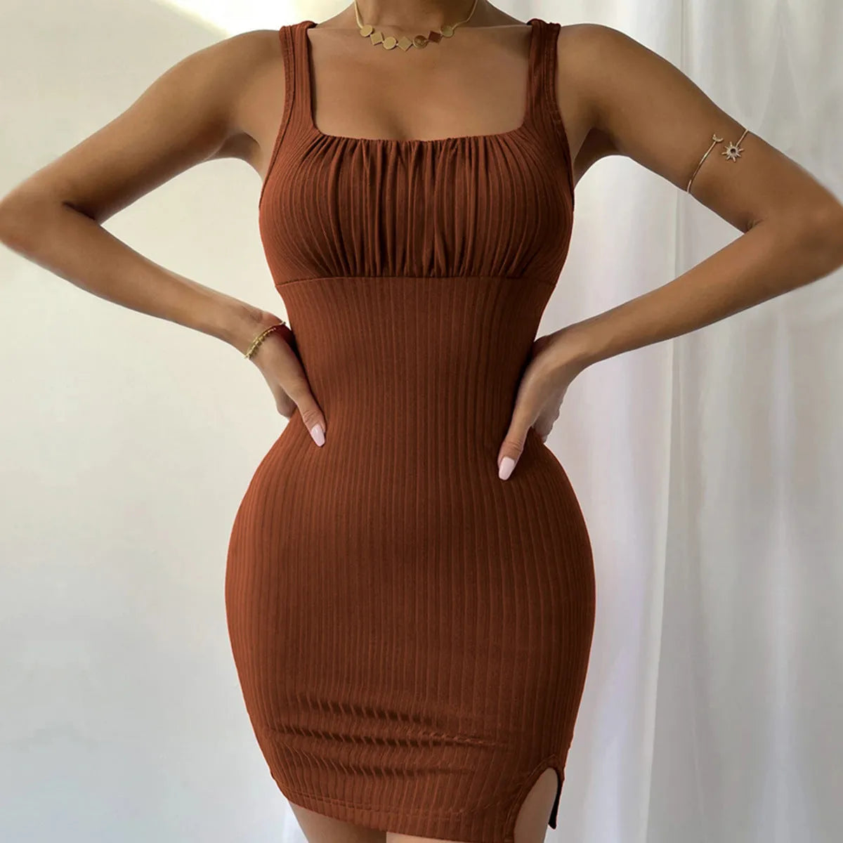 Knitted strapless pencil dress in solid colour with waist tie detail, front pleated element