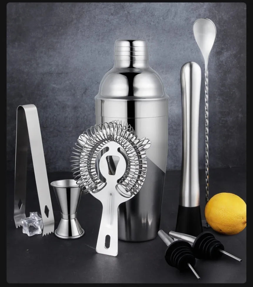 23-piece stainless steel cocktail set with acrylic components and European style bar tools