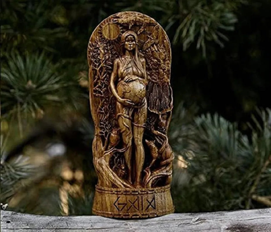 Synthetic resin Greek goddess statue for pagan altar or garden, 22cm tall.
