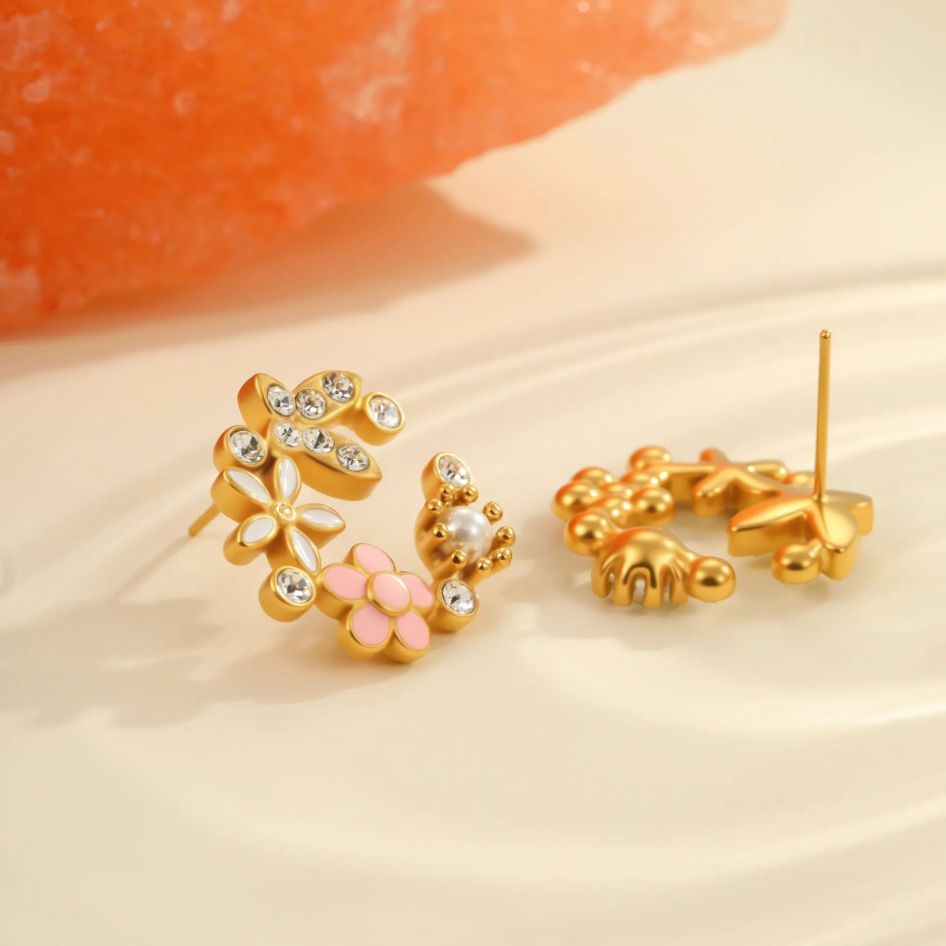 Flower stud earrings with petal design in colourful pattern, stainless steel with 18K gold electroplating