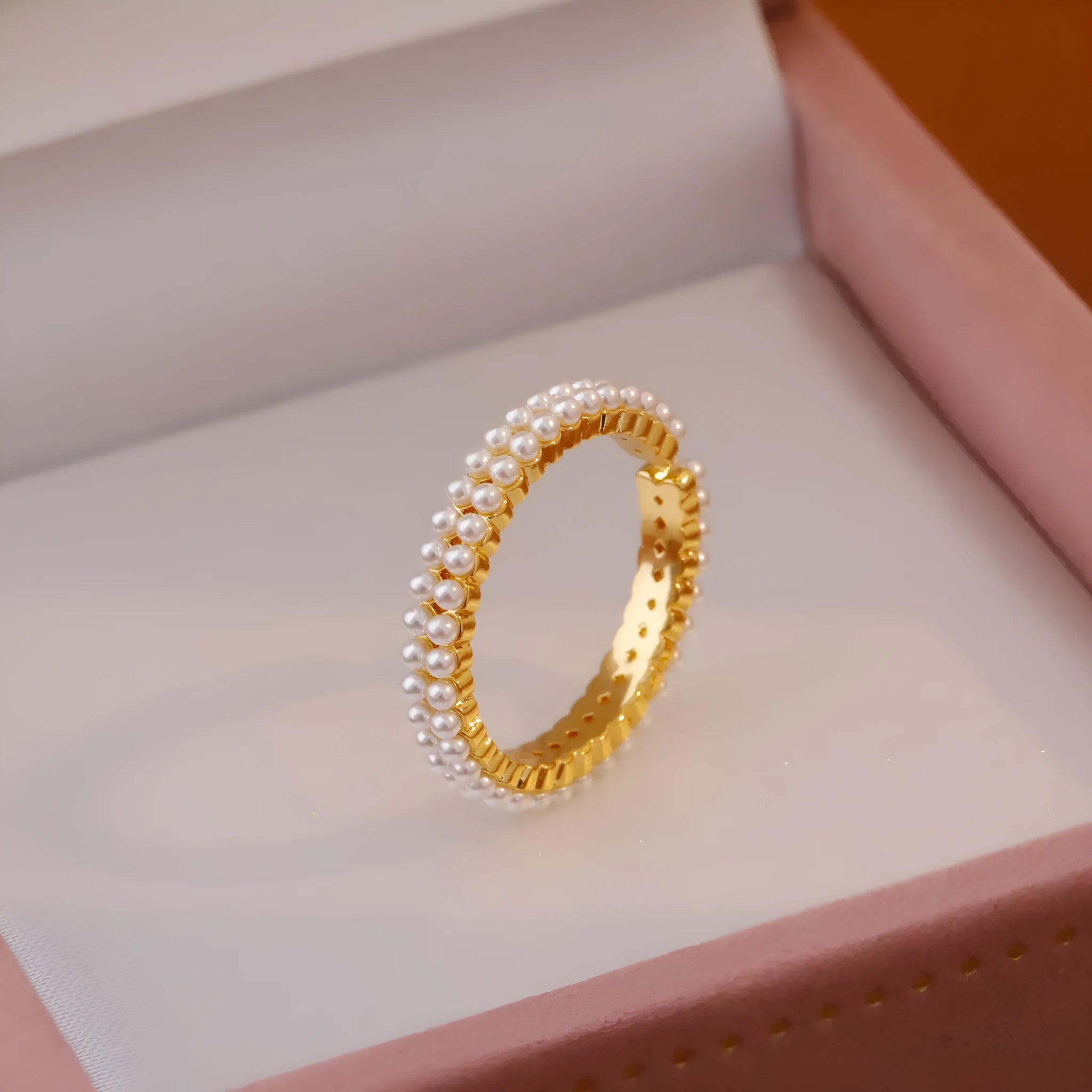 Gold electroplated open-mouth pearl women's ring with geometric design and round decorative elements