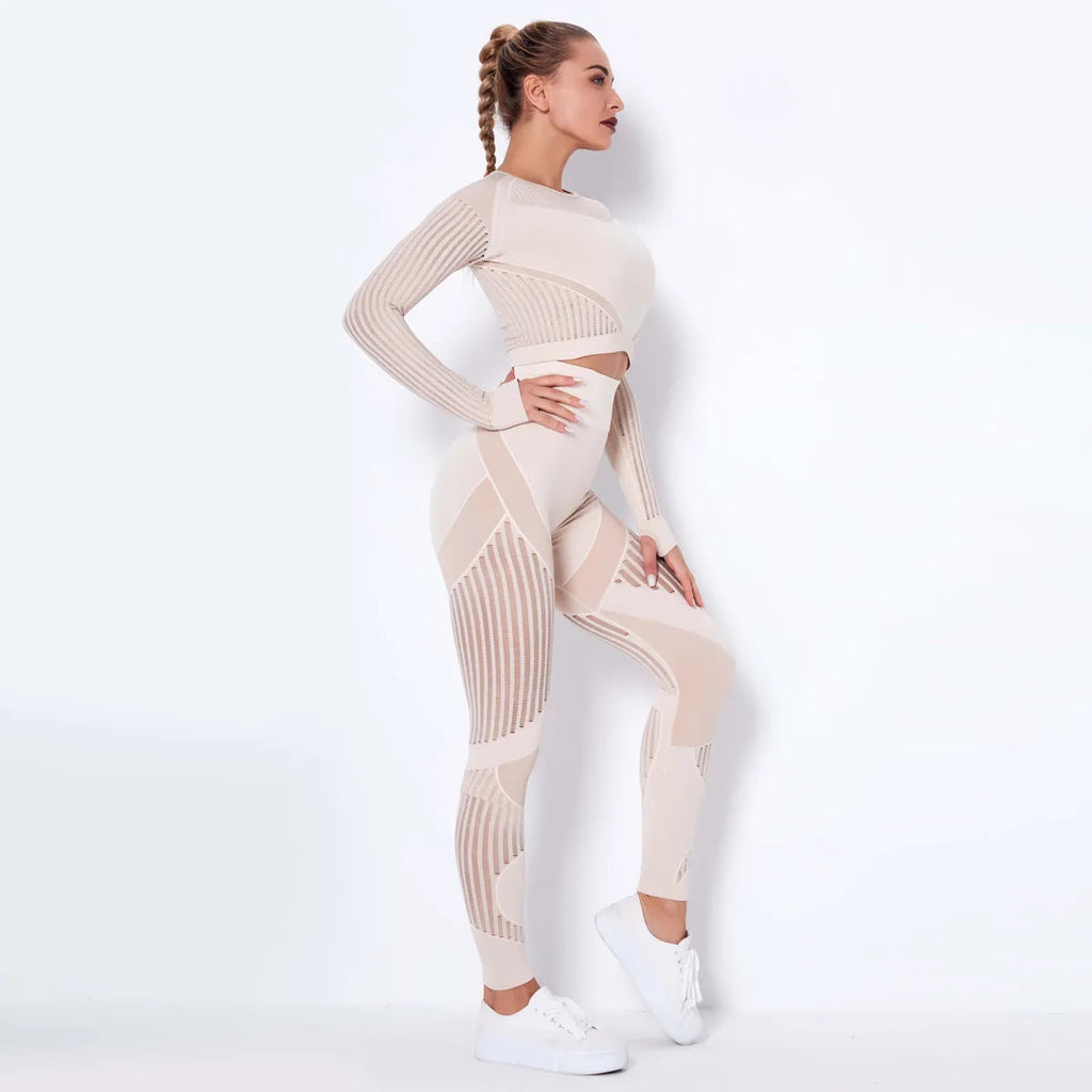 Women's long-sleeved seamless knitted yoga wearsuit in a black stripe pattern