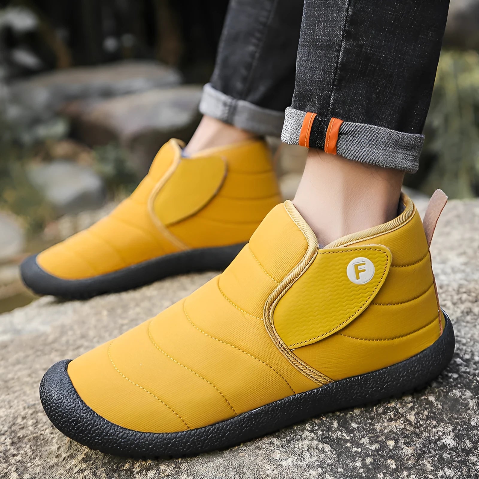 Men's thick cotton snow boots in black with a low heel and non-slip rubber sole