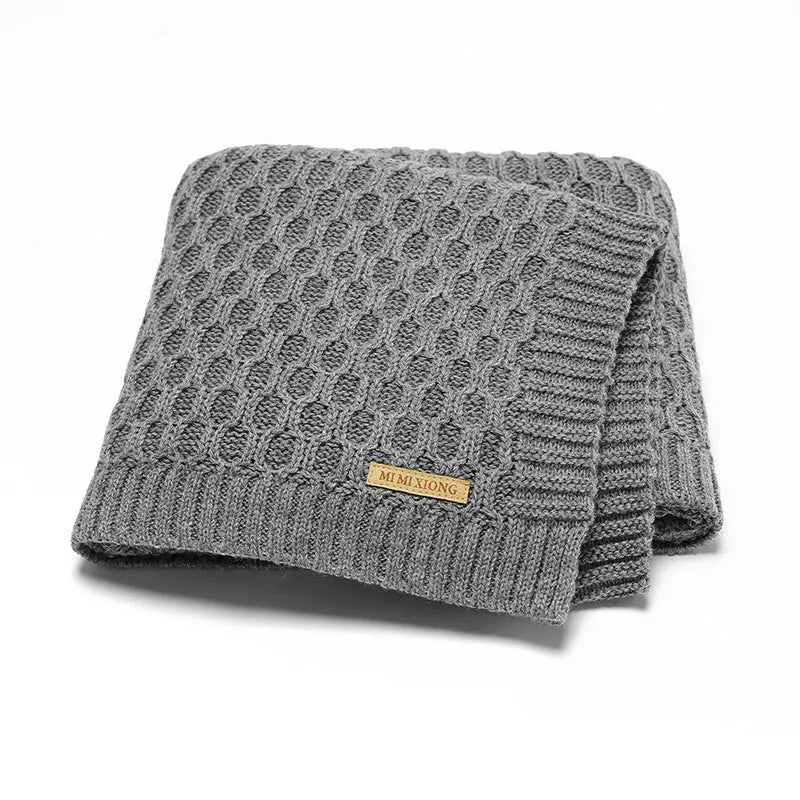 70×90cm solid colour infant blanket with three-dimensional lines texture in acrylic fabric