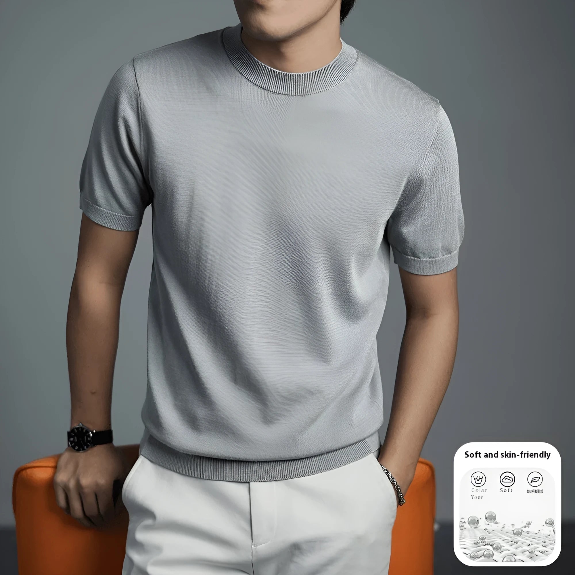 Men's knitted round neck T-shirt in chemical fibre blend with non-ironing treatment