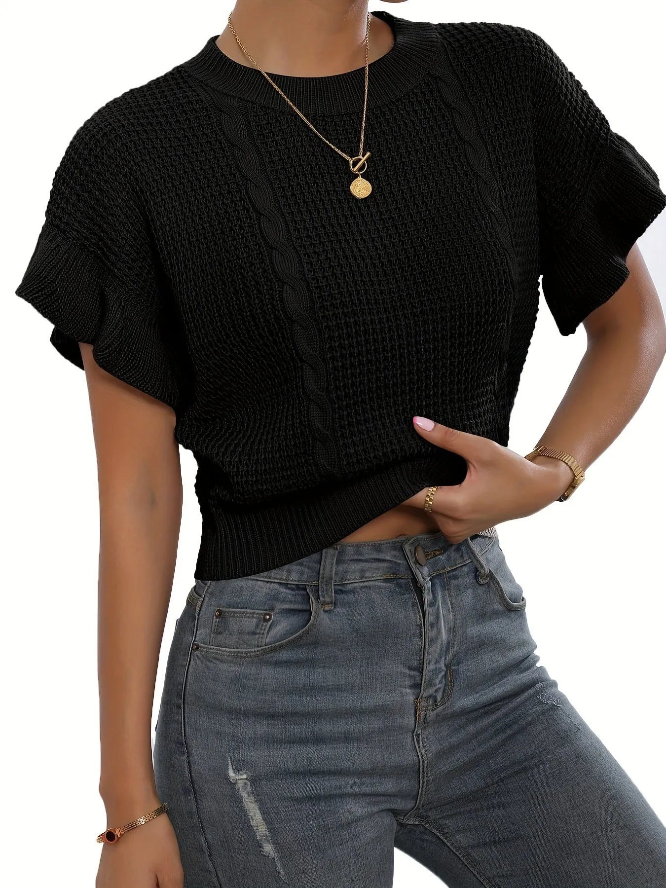 Twisted string pattern knitted pullover with ruffled short sleeves and round neck in loose fit