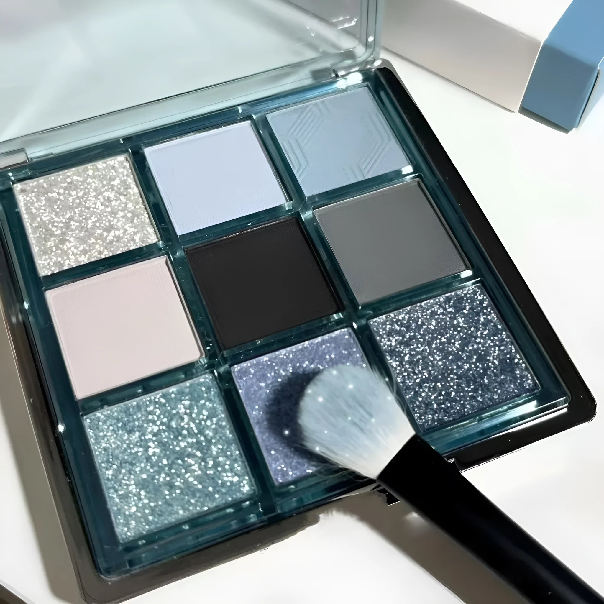 MUGELEEN nine-colour eye shadow palette shade 08 showing low saturation blue tones