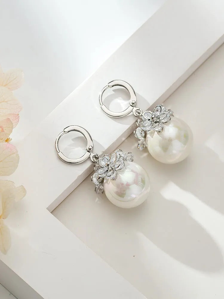 Women's geometric earrings with zircon accents and electroplated finish in multiple colour options