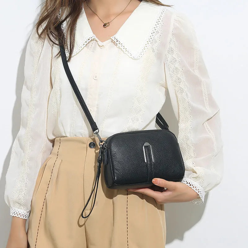Genuine leather women's shoulder bag in urban simplicity style with horizontal square shape