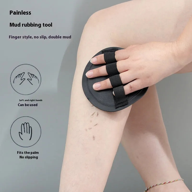 Round cake design bath gadget with finger style grip in rubber material