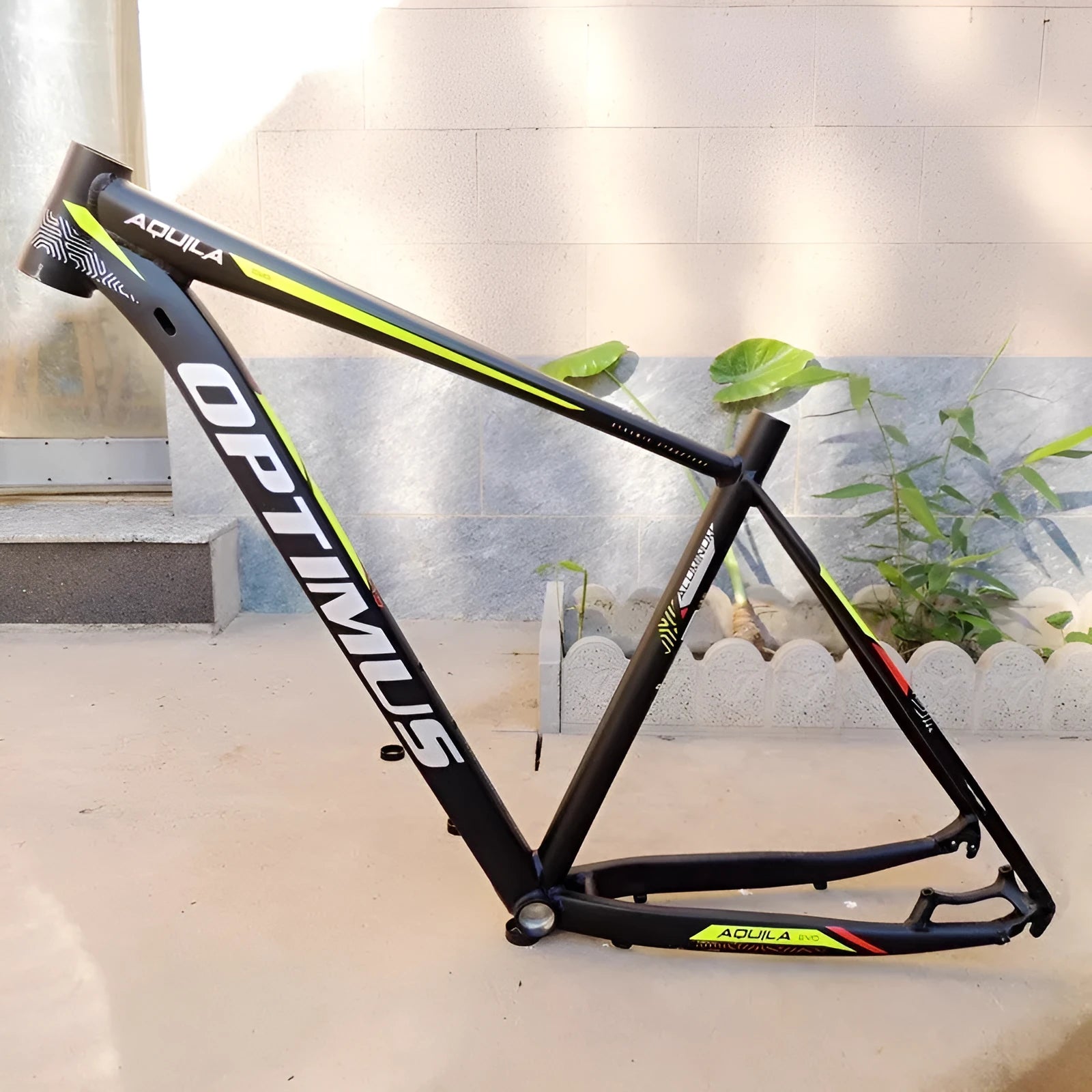 Black green aluminium alloy 29-inch mountain bike frame with inner cable routing