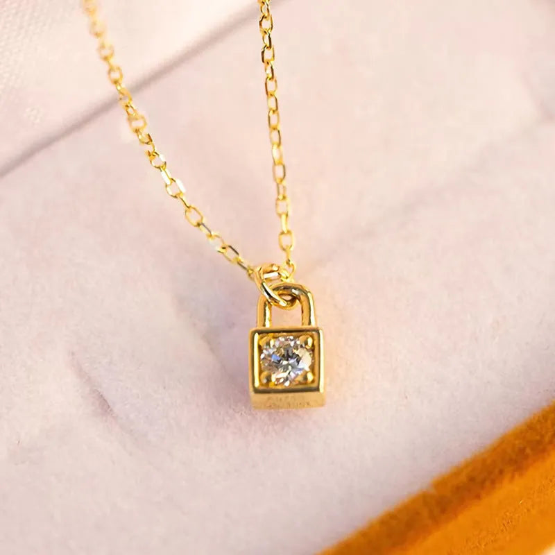 XL1173 Gold geometric lock pendant necklace with mixed gemstone inlay on copper O-link chain