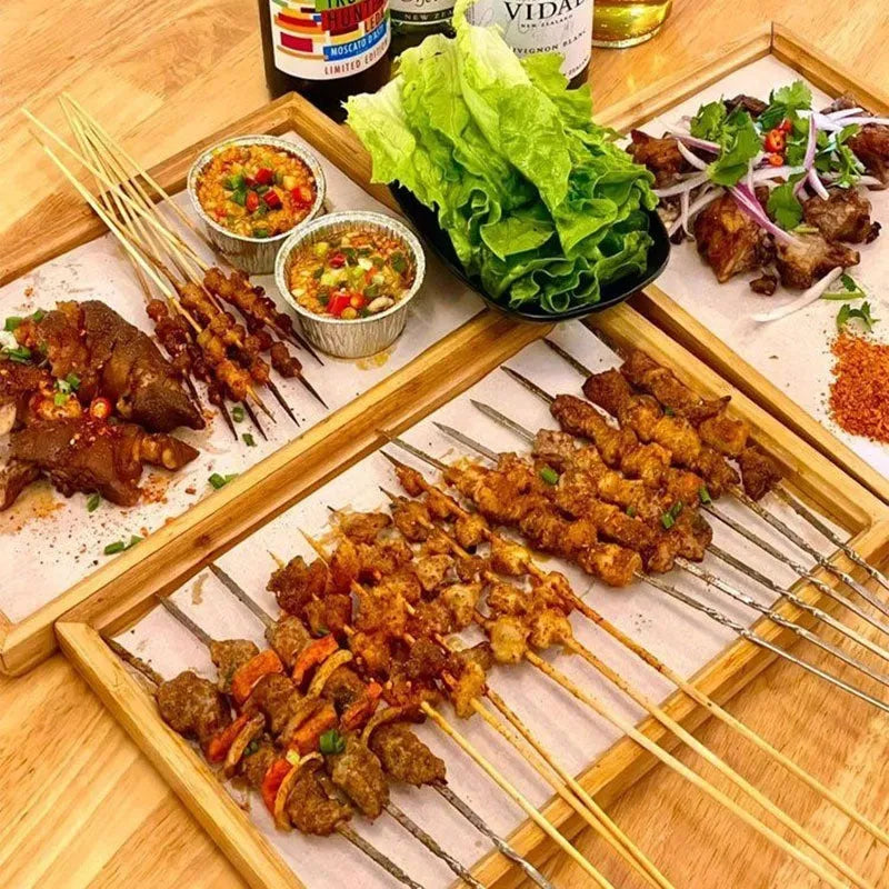 Brown handle bamboo square serving tray for barbecue shops and hospitality use