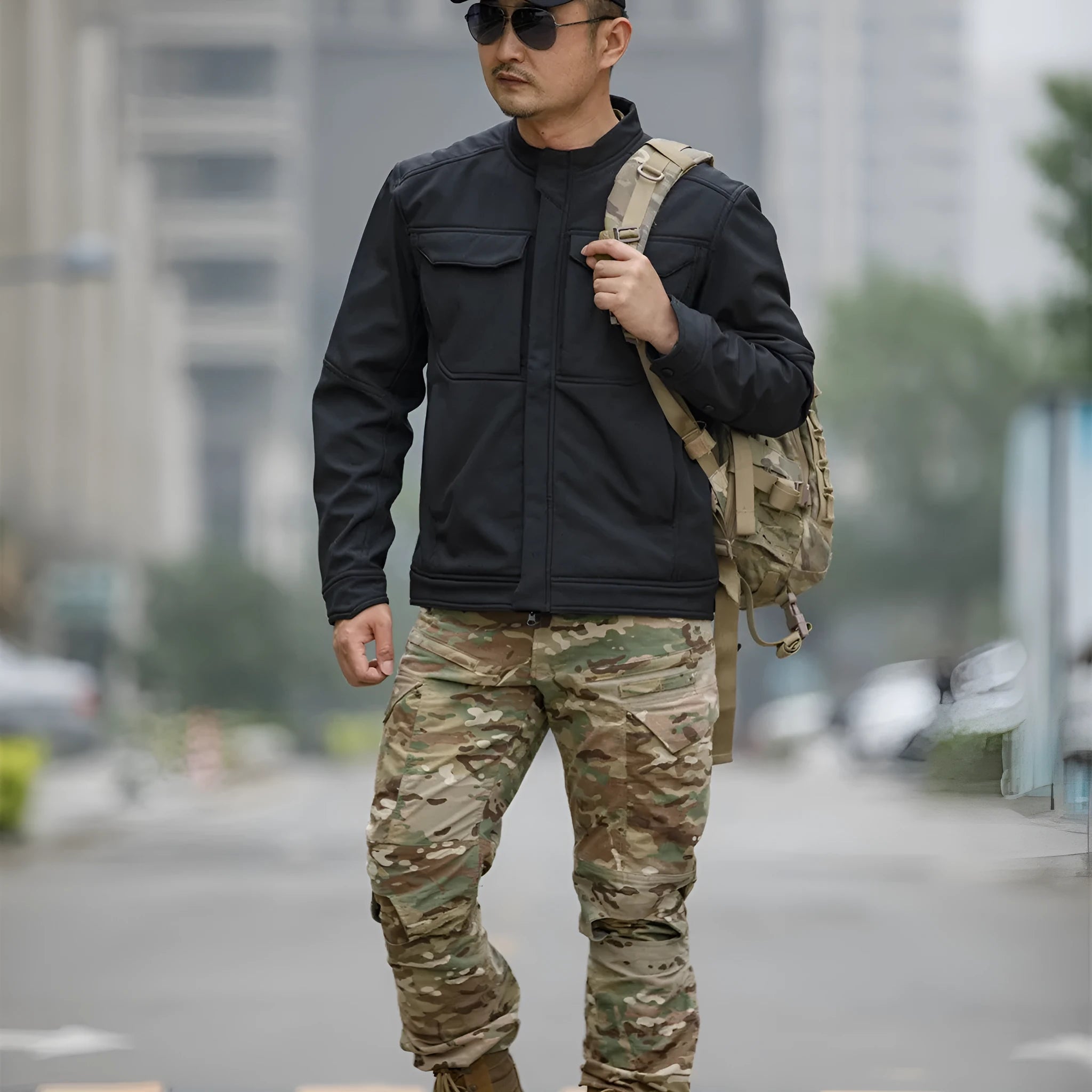 Black soft shell mountaineering jacket with polyester windproof and wear-resistant fabric for outdoor activities