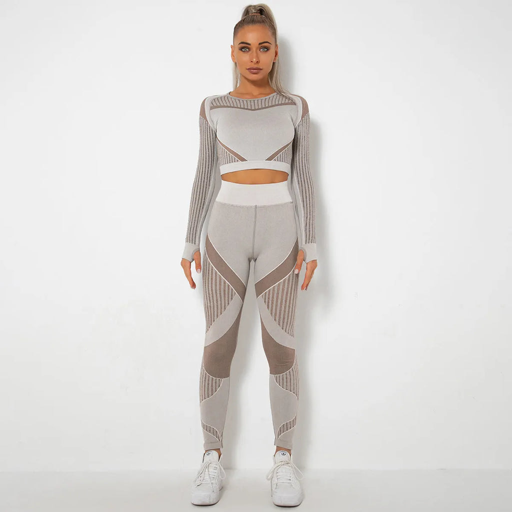 Women's long-sleeved seamless knitted yoga wearsuit in a black stripe pattern