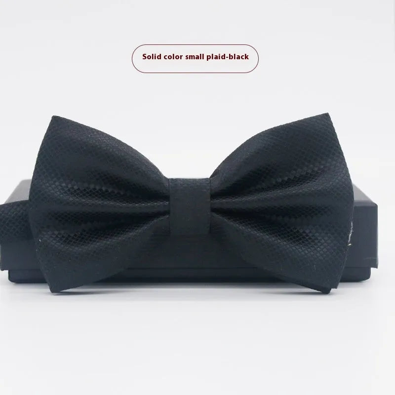 Solid colour formal bow tie with flat head design in polyester fabric