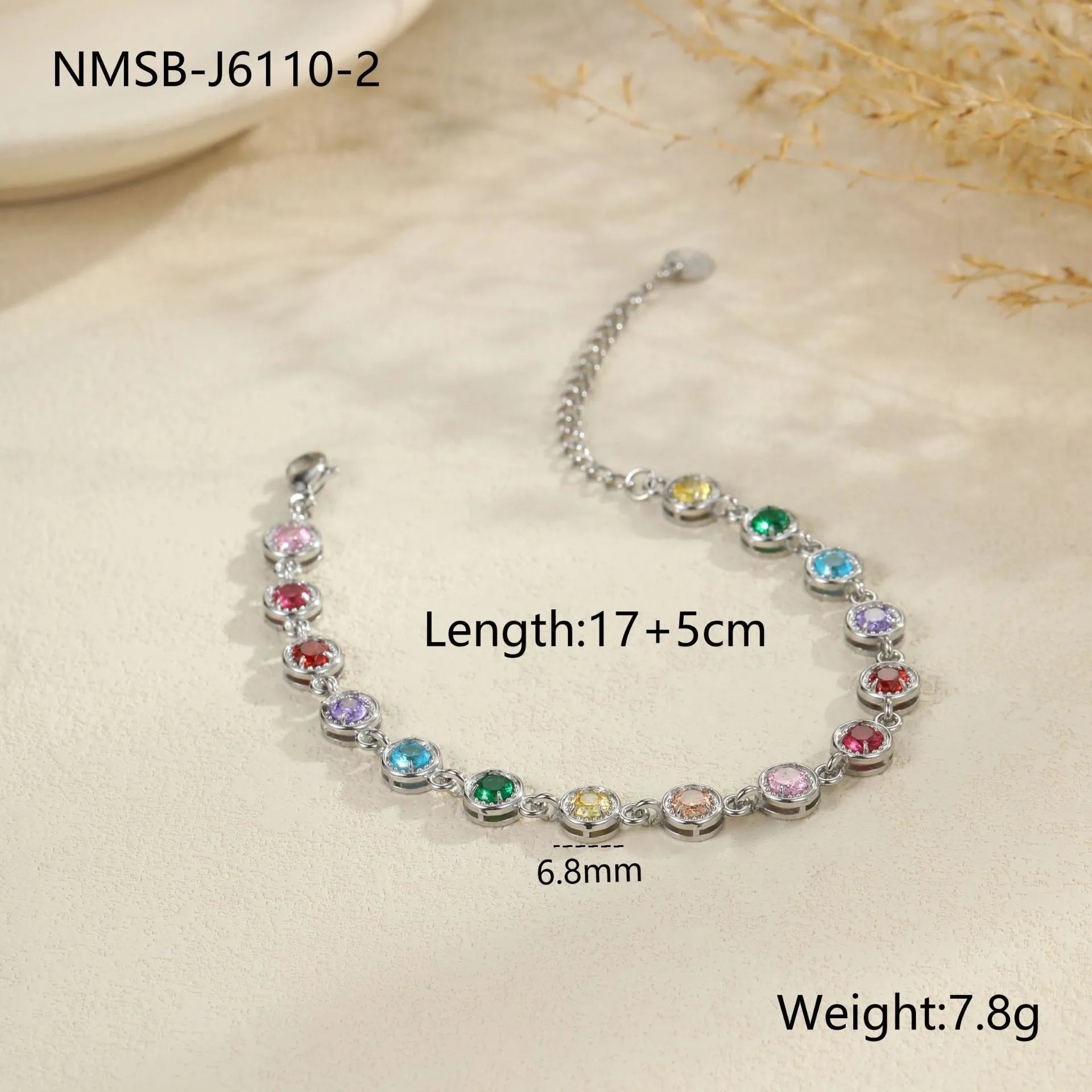 Women's stainless steel bracelet in gold or silver with square, circular, or heart-shaped geometric design