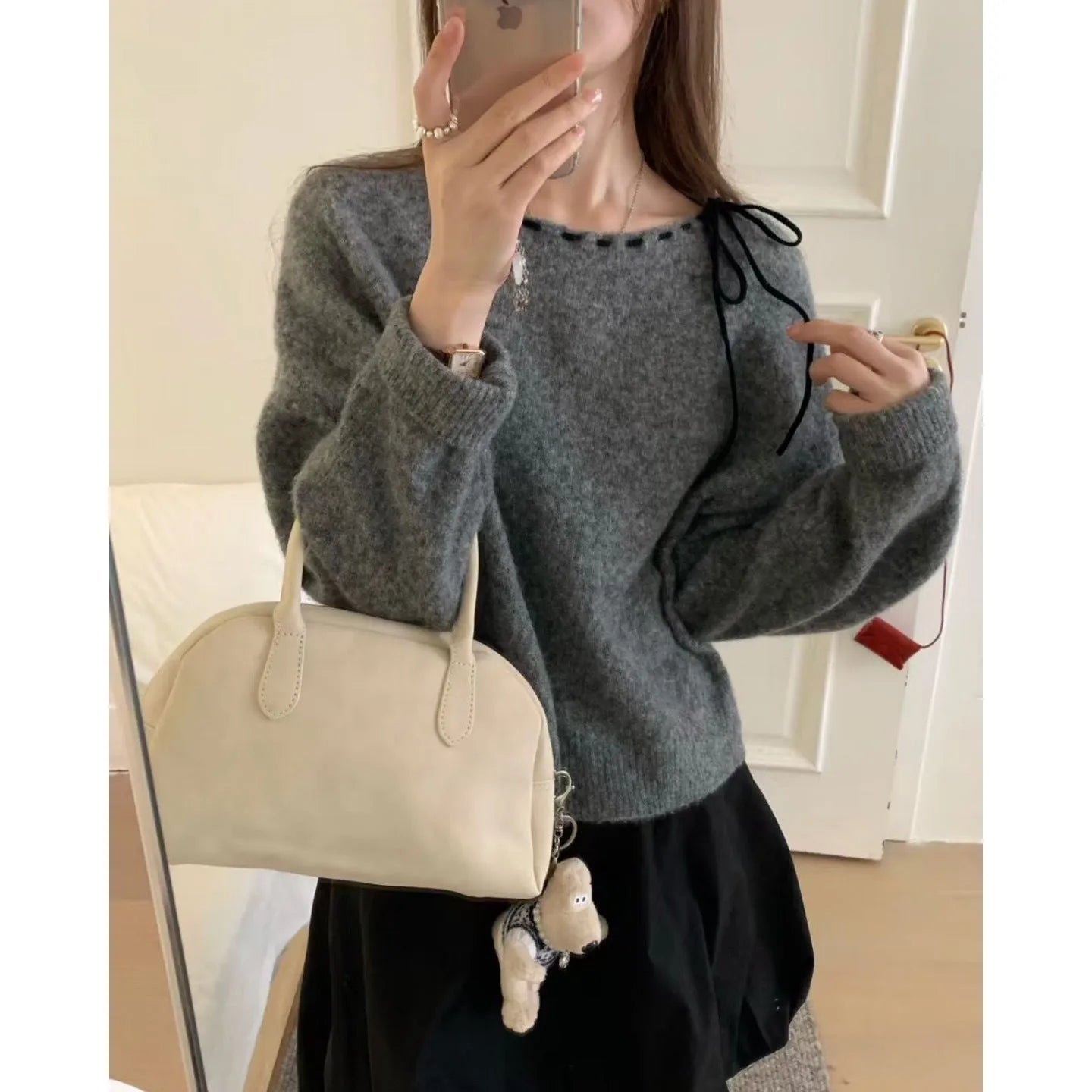 Women's loose-fit pullover in grey or black regenerated cellulose fibre knitwear
