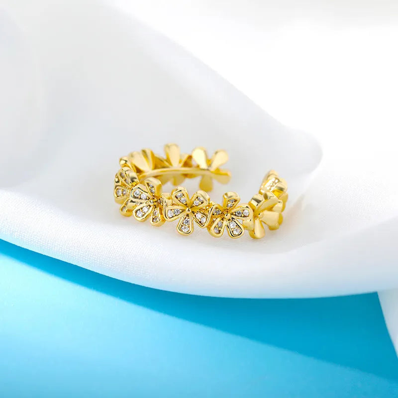 Copper petal forest ring with micro-inlaid zirconia rose design, adjustable open mouth, platinum colour, for women.