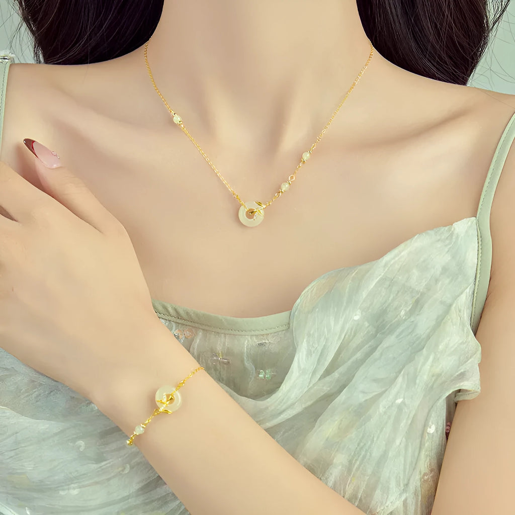 Women's antique style 925 silver bracelet with peace buckle design in gold or silver finish