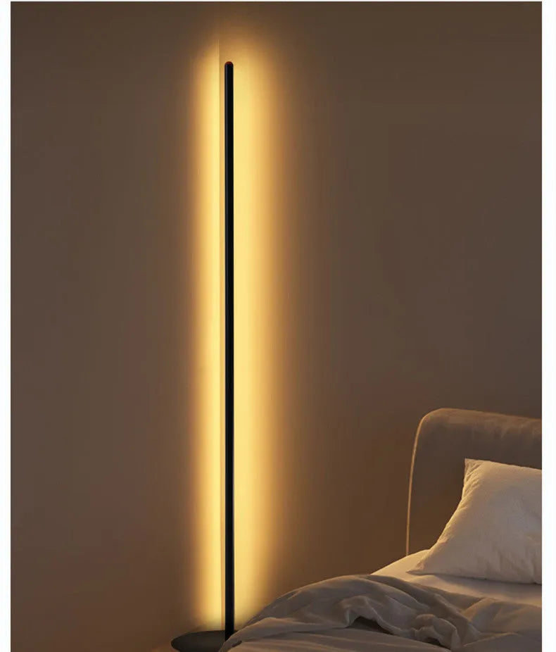 Vertical aluminium alloy floor lamp with modern simplicity design in three height options
